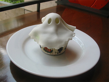 Ghost-Cupcake.jpg