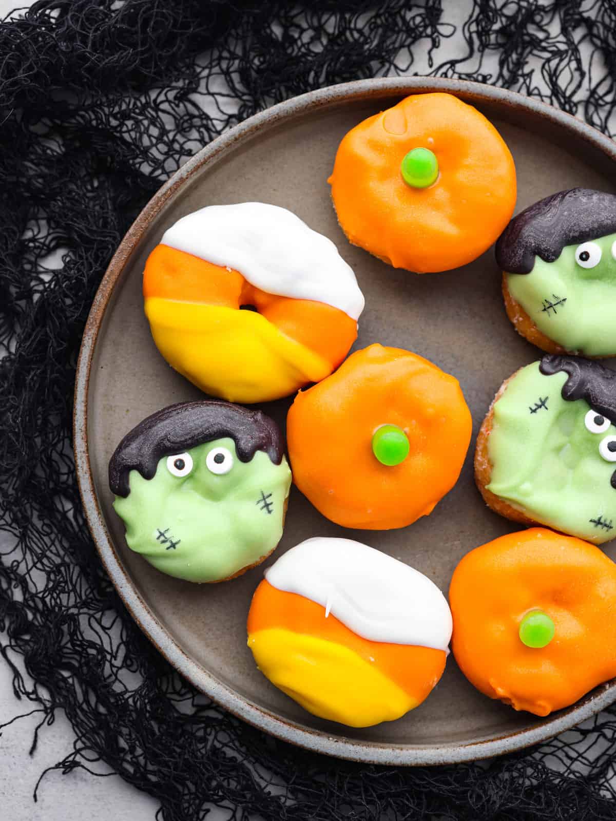 How to Decorate Mini Halloween Donuts (3 Ways!)